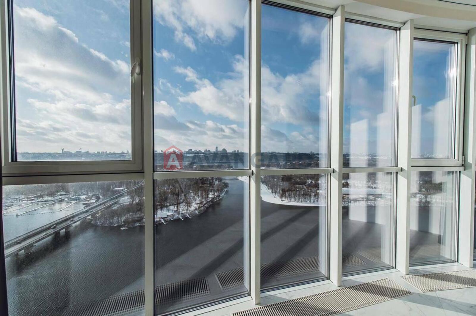 4 ��. ��������, 182/95/40 ��. �., 29/30 ������ ���� 14