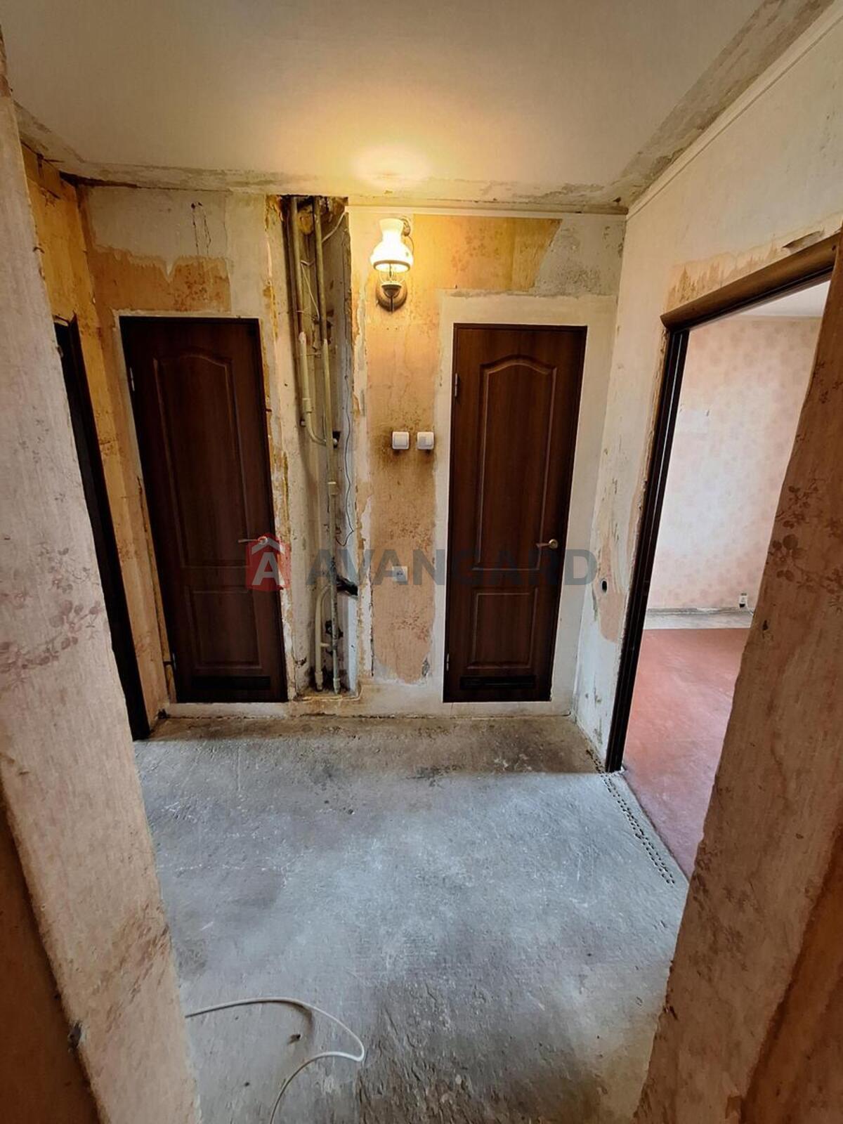 3 ��. ��������, 71/42/7 ��. �., 8/9 ������ ���� 15