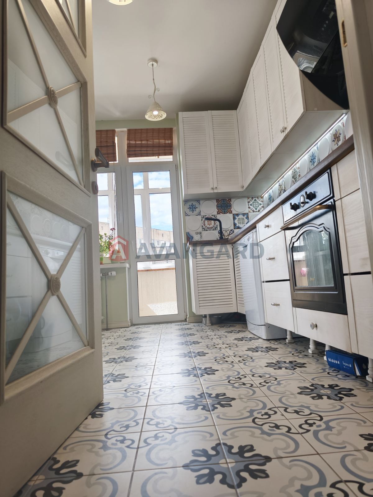 3 ��. ��������, 100/-/12 ��. �., 13/16 ������ ���� 4