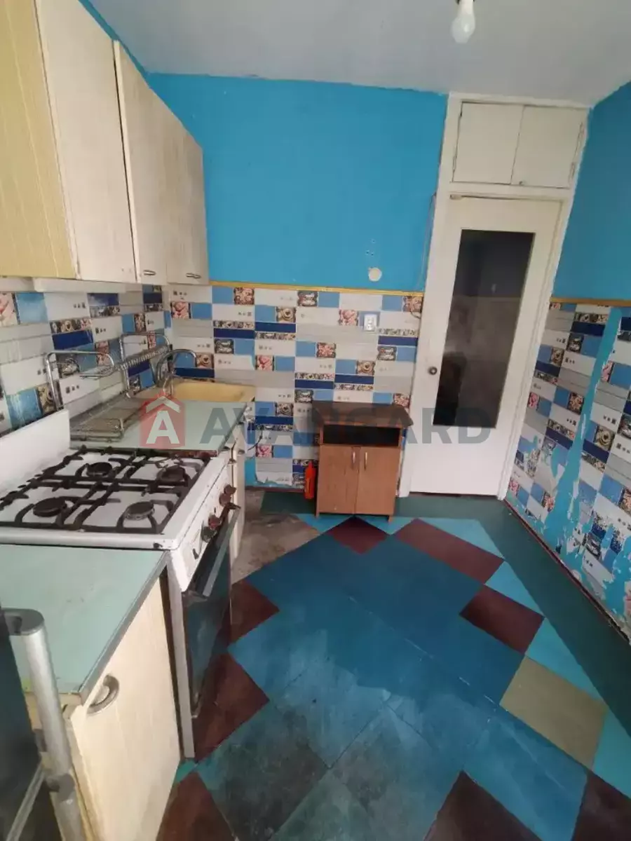 2 . , 51/-/8 . ., 4/9   8