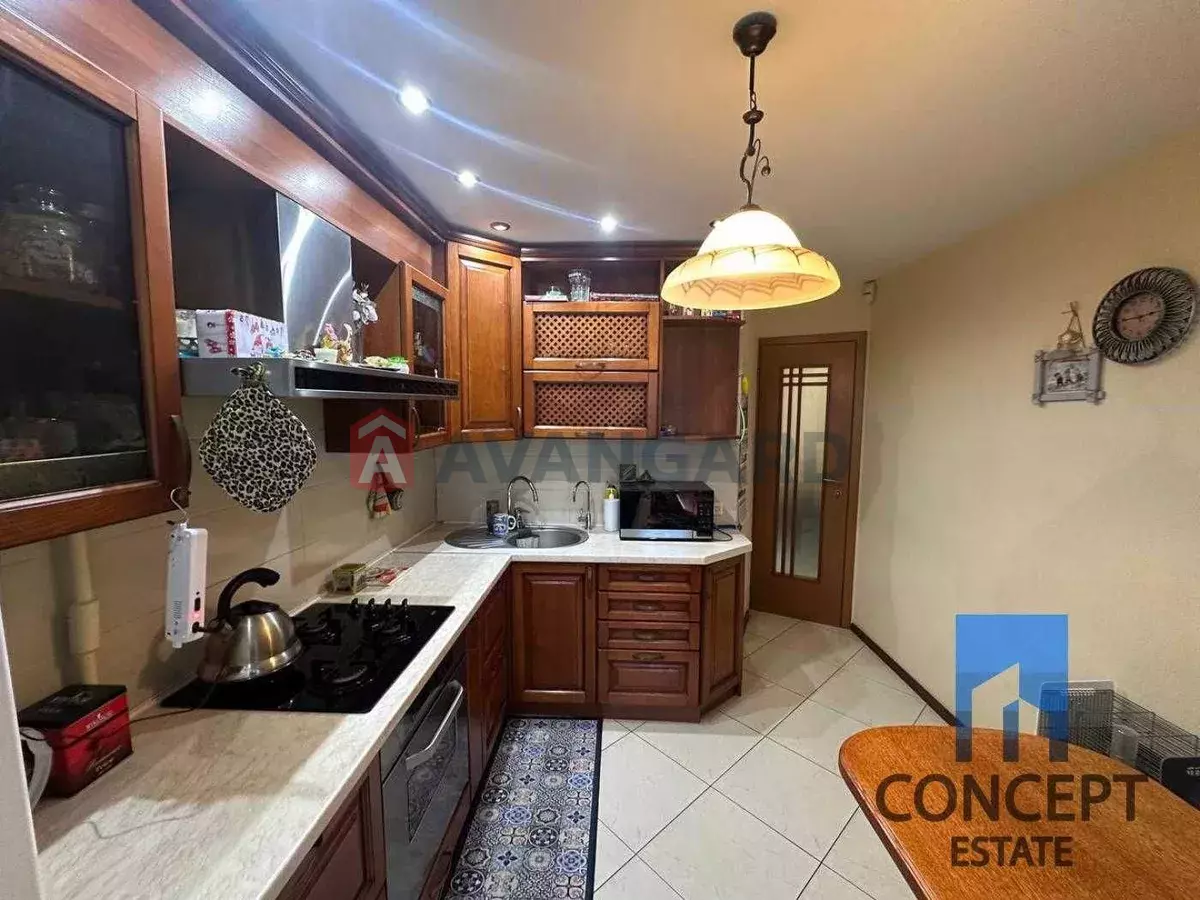 3 ����. ��������, 58/-/10 ��. �., 7/9 ���� ���� 17