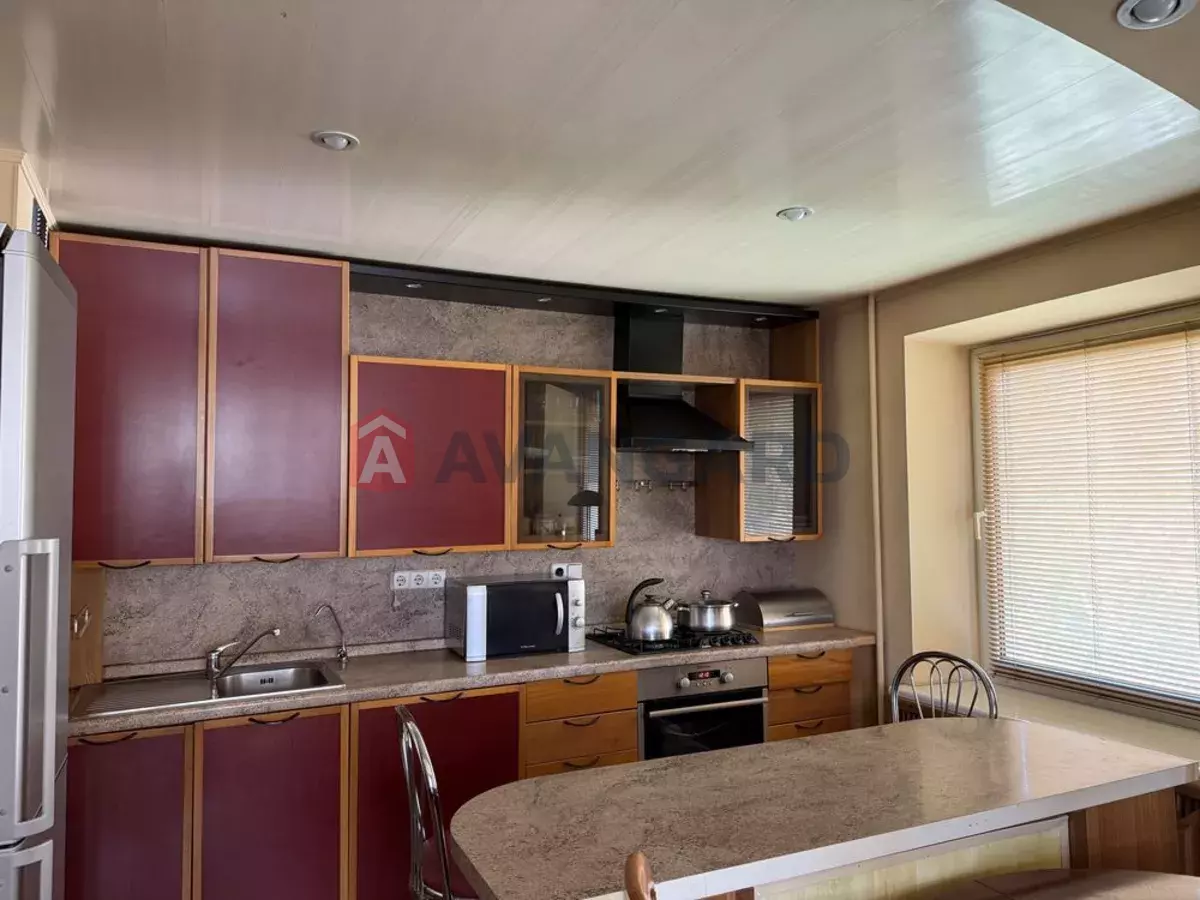 3 ��. ��������, 76/-/20 ��. �., 6/14 ������ ���� 22