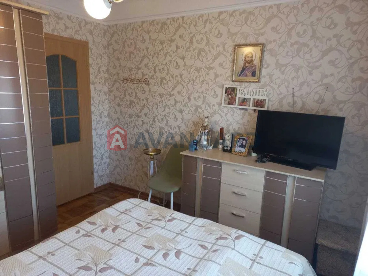 3 ����. ��������, 68/-/8 ��. �., 8/9 ���� ���� 6