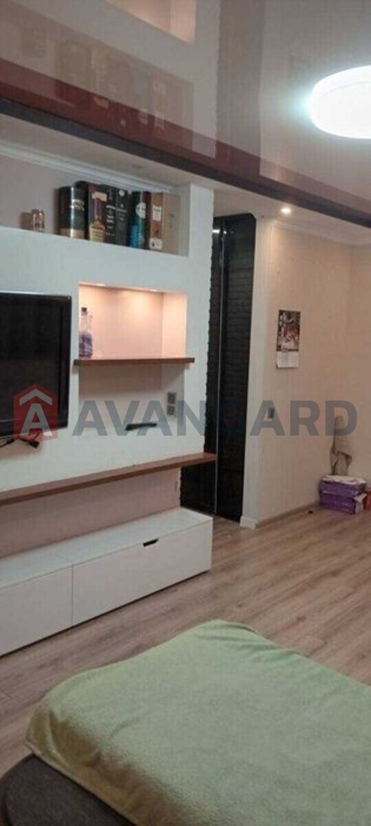 3 ��. ��������, 71/-/8 ��. �., 5/9 ������ ���� 14