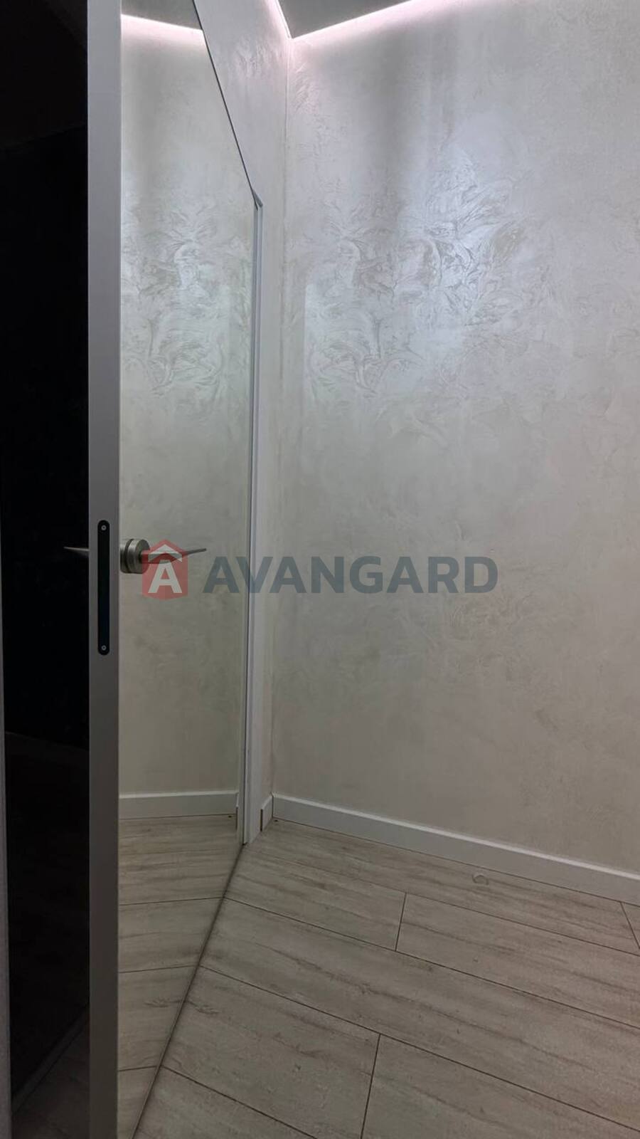 2 ��. ��������, 48/-/10 ��. �., 4/4 ������ ���� 8