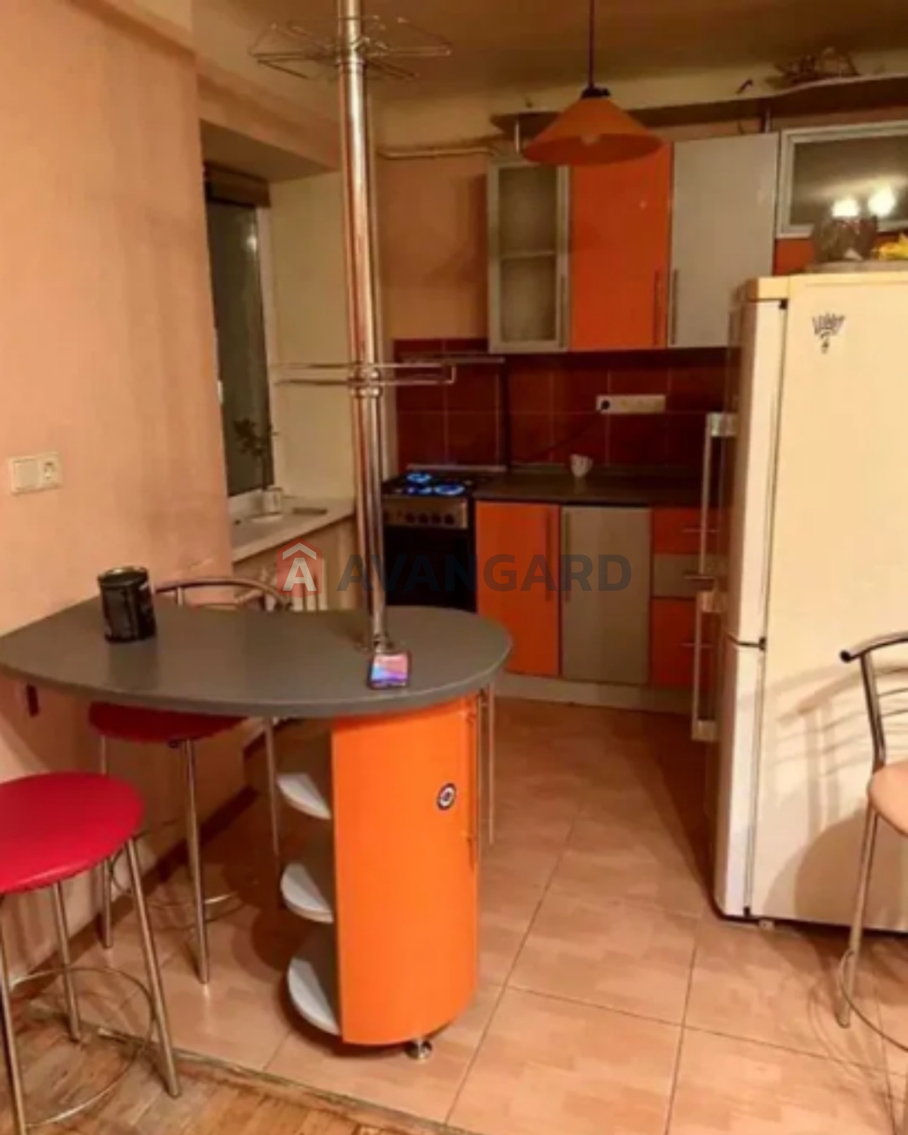 2 ��. ��������, 47 / 32 / 6 � ��. �., 3/5 ������ ���� 3