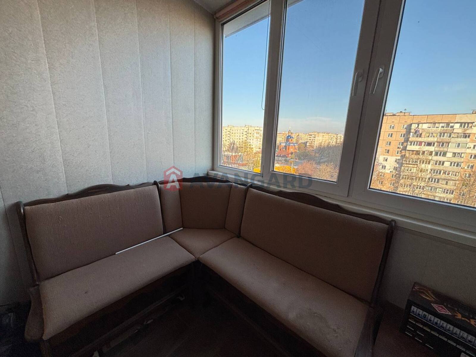 3 ��. ��������, 72/-/9 ��. �., 7/9 ������ ���� 18