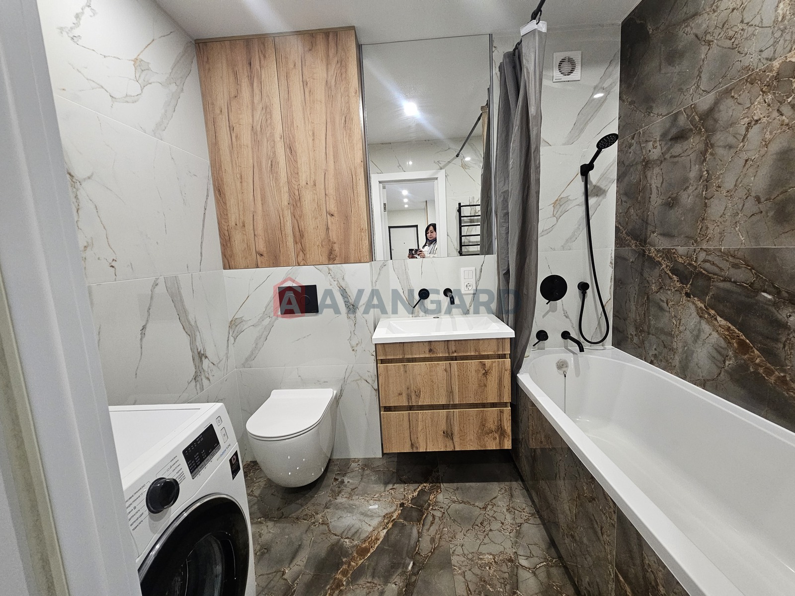 2 ��. ��������, 54/-/18 ��. �., 8/10 ������ ���� 15