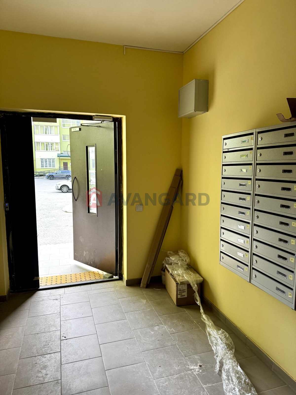 1 ����. ��������, 46,6/-/18 ��. �., 9/10 ���� ���� 5