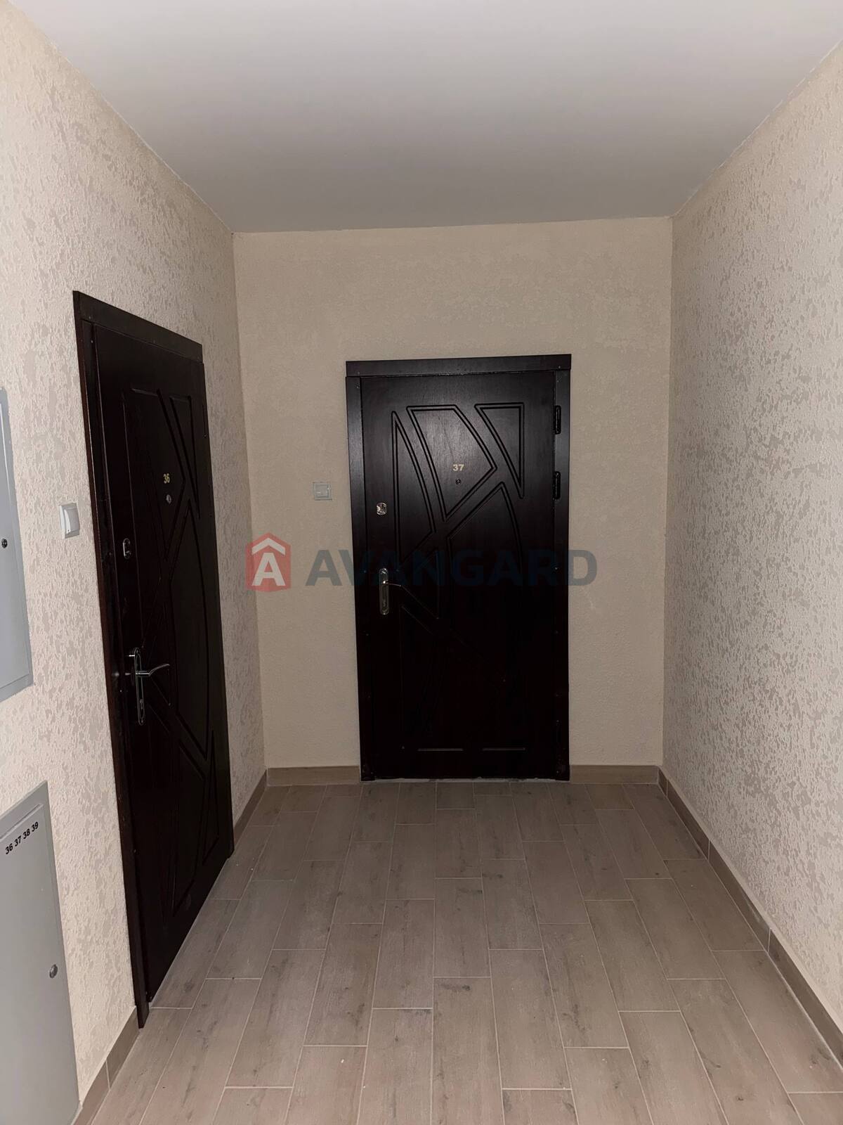 2 ��. ��������, 80.7/40/17 ��. �., 6/10 ������ ���� 6