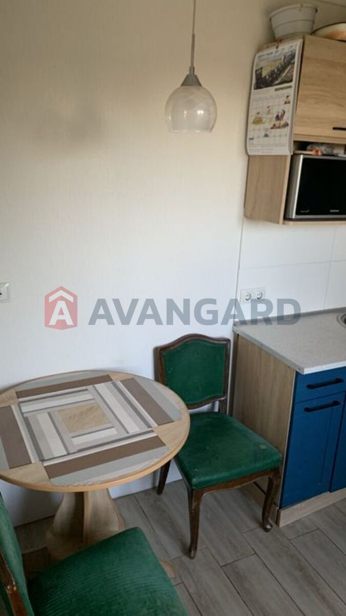 3 ��. ��������, 56/-/6 ��. �., 4/5 ������ ���� 8