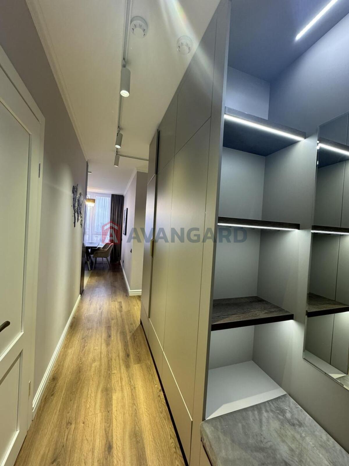 2 ��. ��������, 56/32/11 ��. �., 24/26 ������ ���� 14