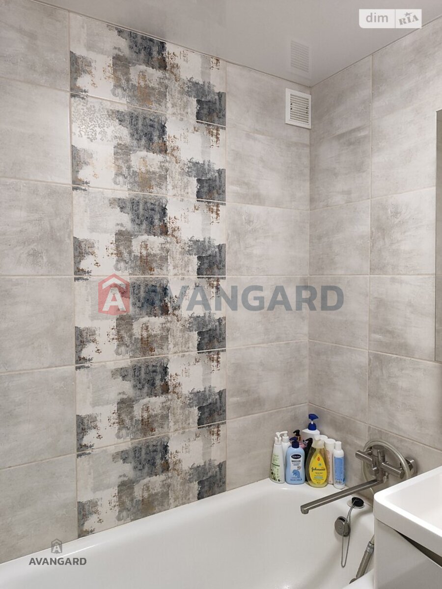 1 ����. ��������, 36/20/6 ��. �., 8/9 ���� ���� 18