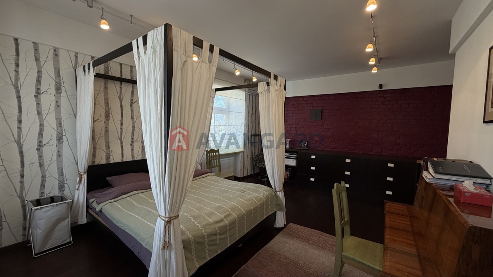 2 ��. ��������, 88/30/24 ��. �., 5/5 ������ ���� 4