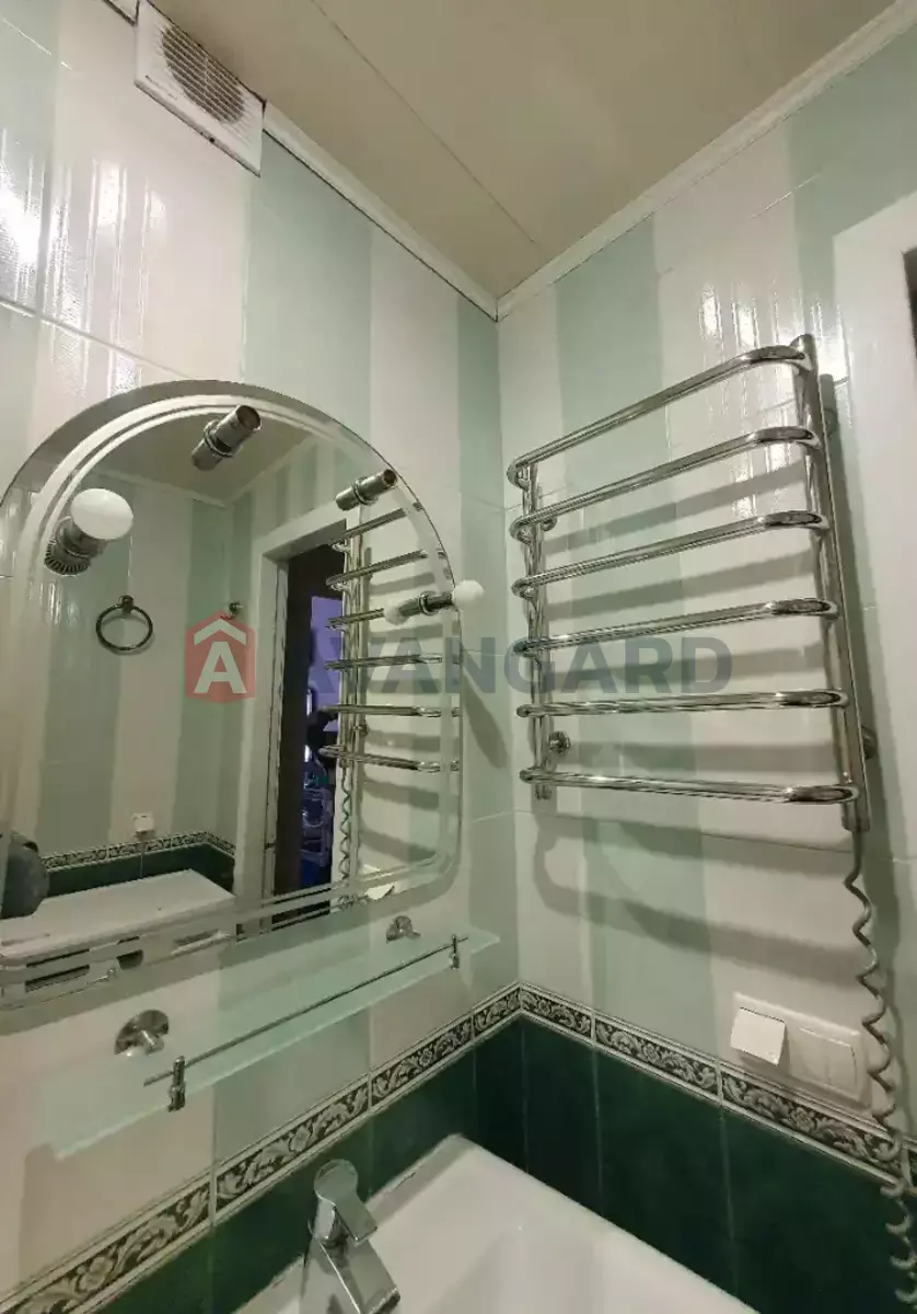 3 ��. ��������, 63/38/8 ��. �., 2/9 ������ ���� 21