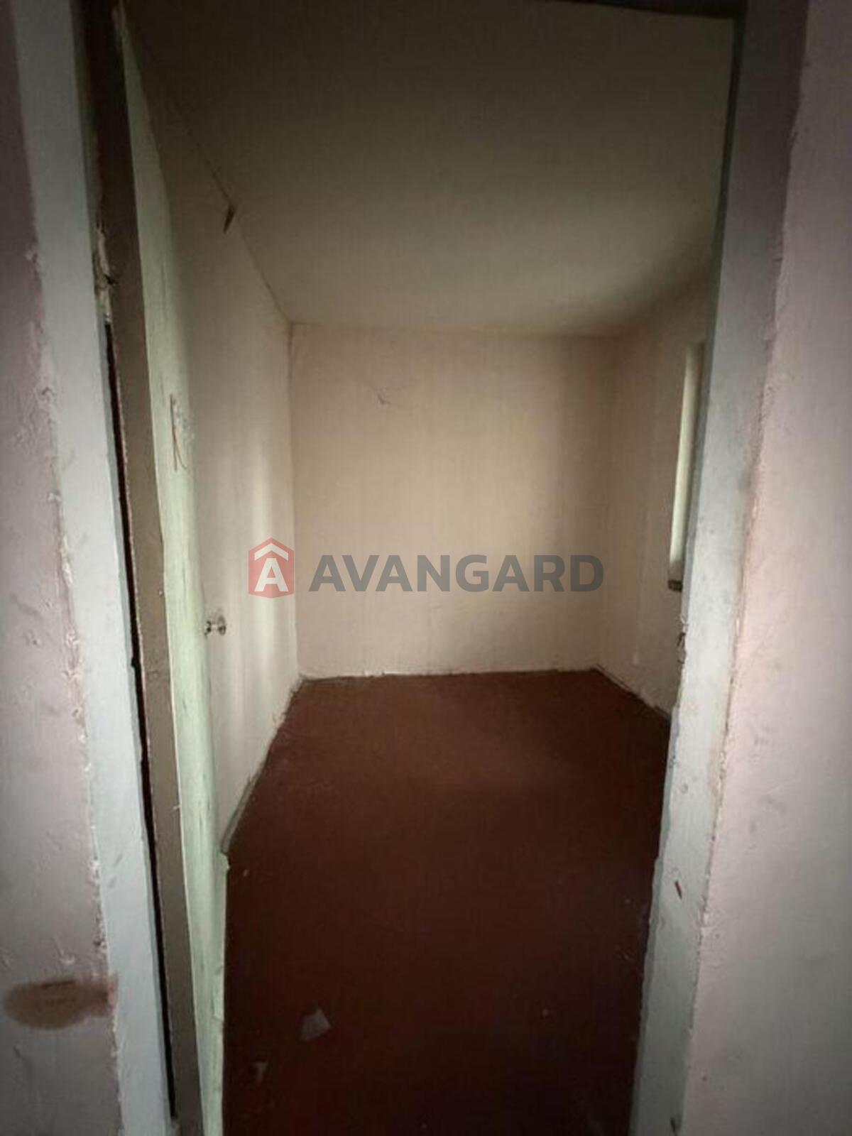 5 ��. ��������, 95/-/9 ��. �., 1/10 ������ ���� 3