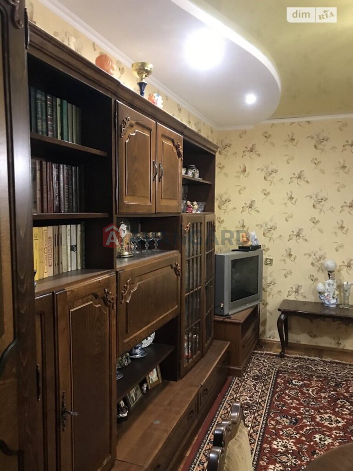 2 ��. ��������, 52/32/8 ��. �., 4/5 ������ ���� 8