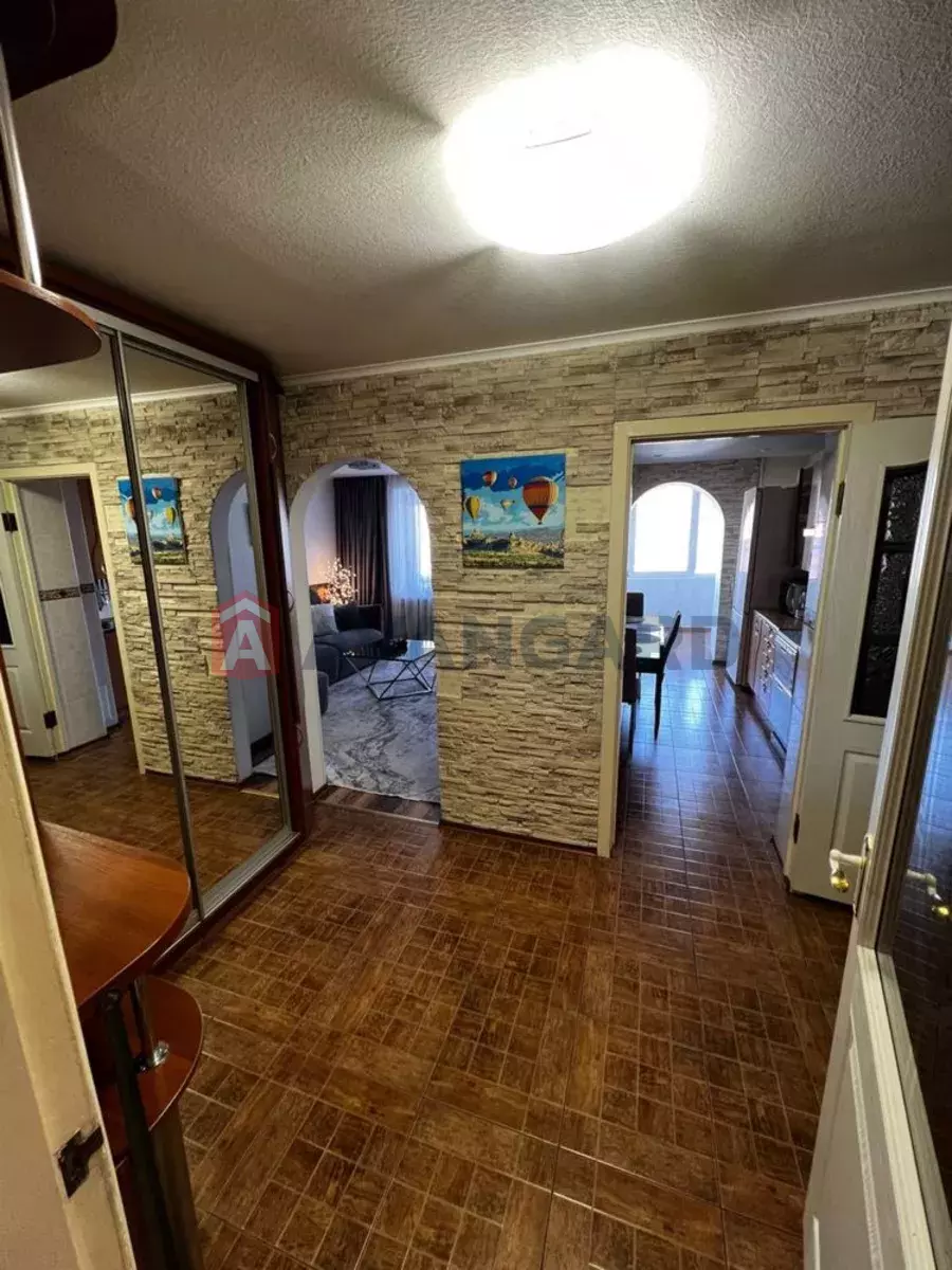 3 ����. ��������, 80/-/11 ��. �., 8/12 ���� ���� 10