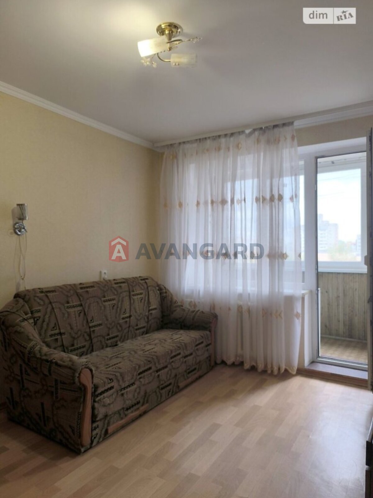 3 ��. ��������, 63/38/8 ��. �., 7/9 ������ ���� 26