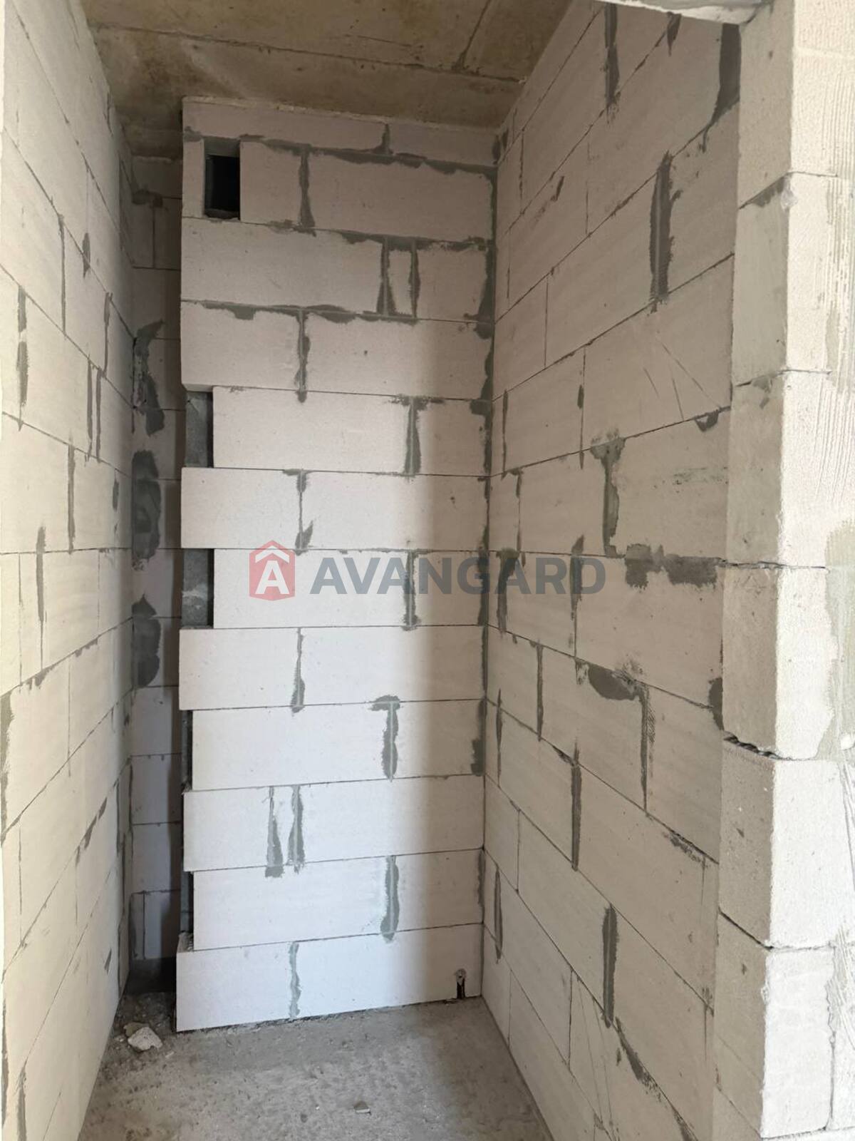 3 ��. ��������, 84,89/46,43/14,81 ��. �., 5/9 ������ ���� 13