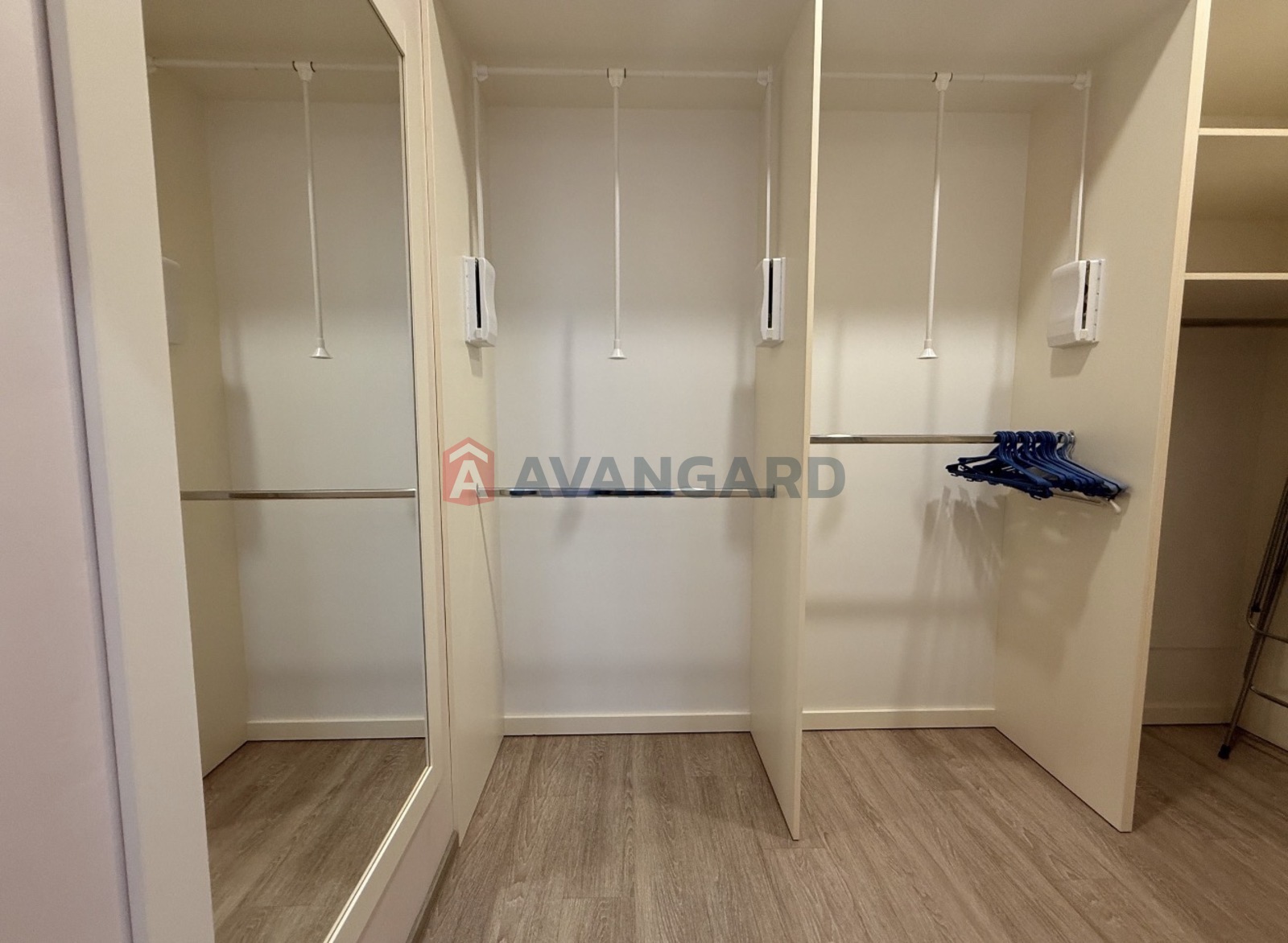 2 ��. ��������, 68/30/25 ��. �., 2/4 ������ ���� 11