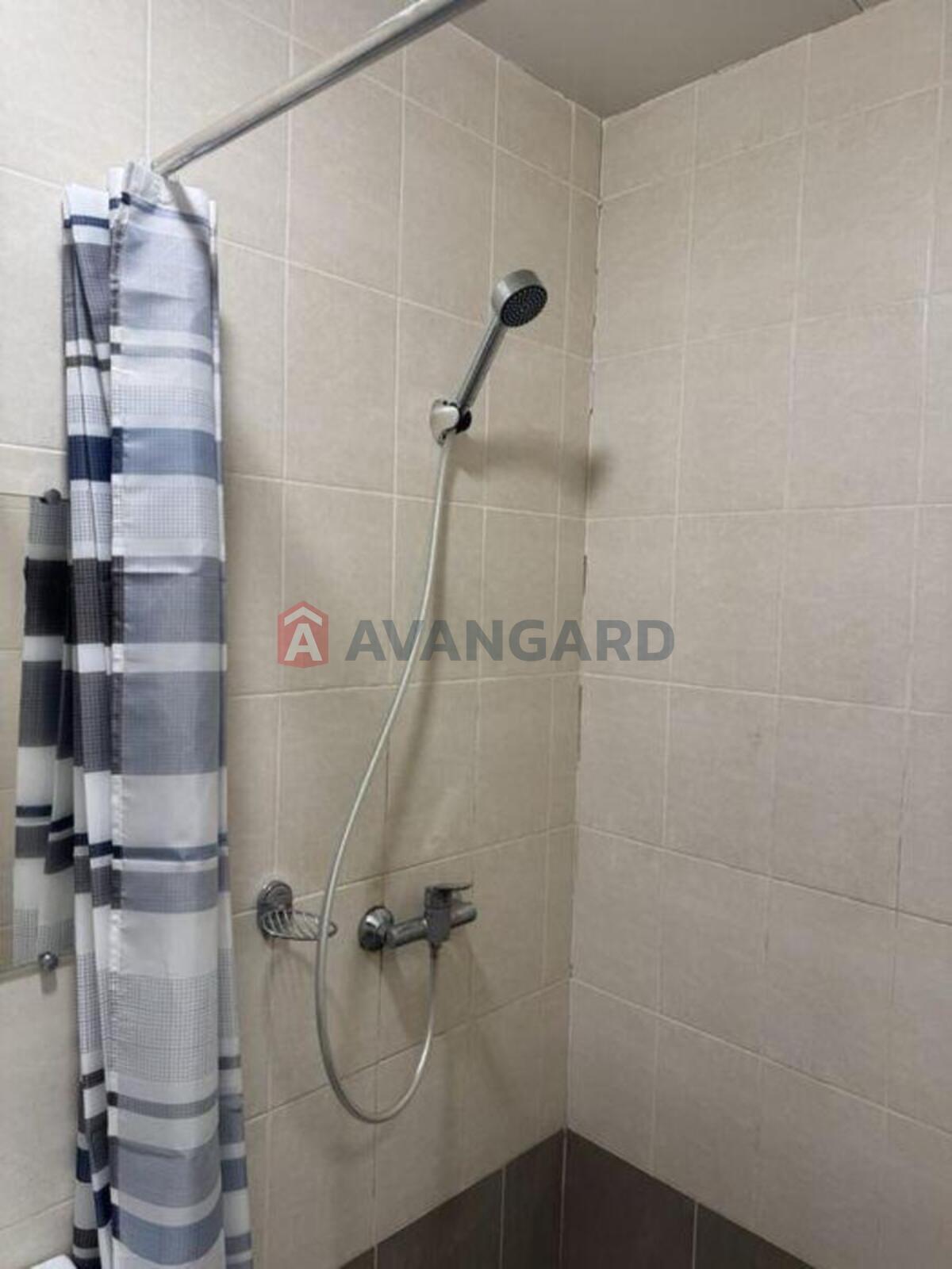 1 ��. ��������, 24/-/6 ��. �., 4/4 ������ ���� 5