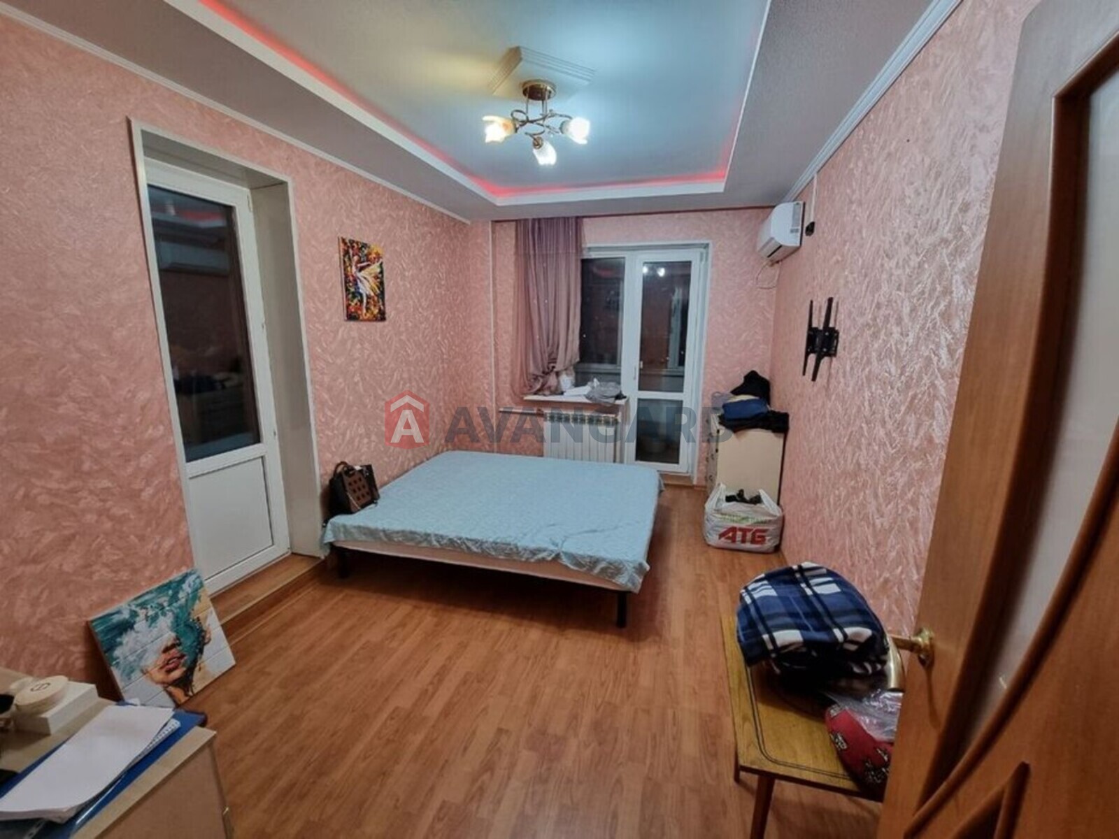 4 ��. ��������, 77/-/9 ��. �., 6/9 ������ ���� 2