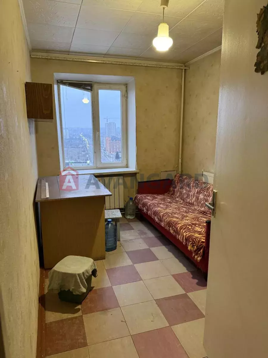 3 ����. ��������, 73/-/9 ��. �., 14/14 ���� ���� 6