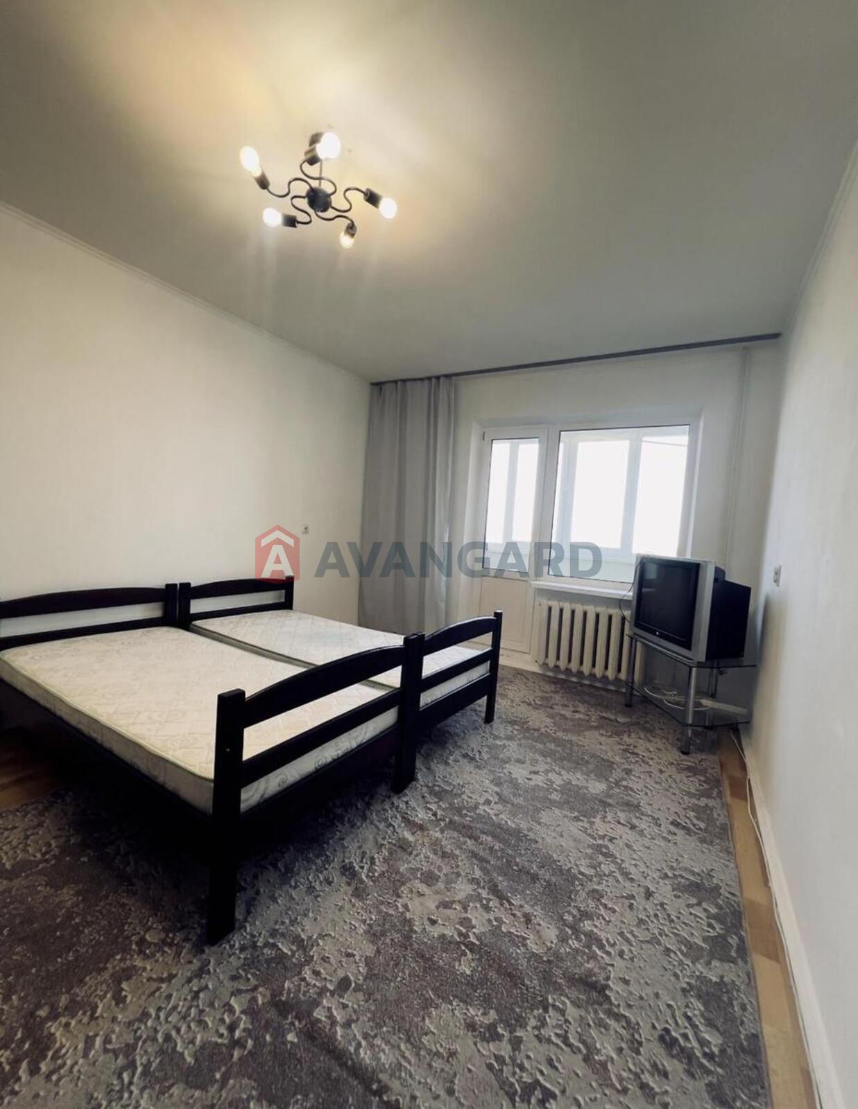 1 ��. ��������, 43/-/8 ��. �., 13/16 ������ ���� 4