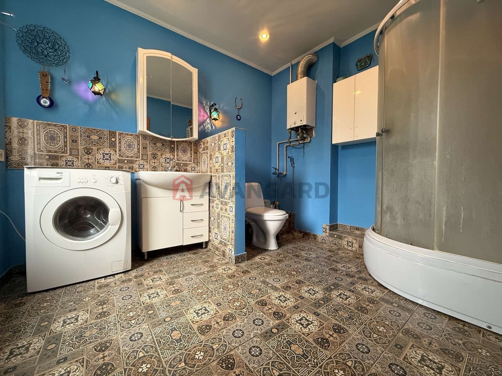 4 ��. ��������, 95/70/20 ��. �., 3/3 ������ ���� 13