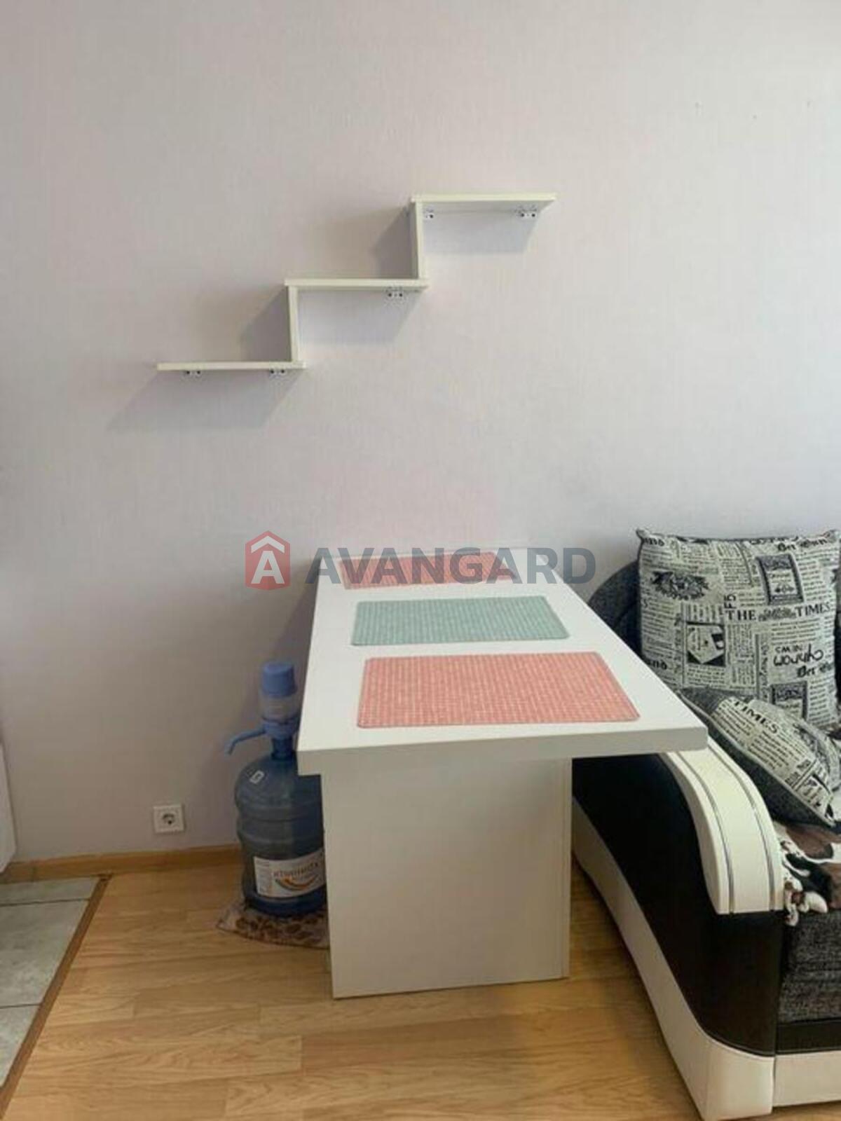 1 ��. ��������, 18/-/10 ��. �., 9/13 ������ ���� 5