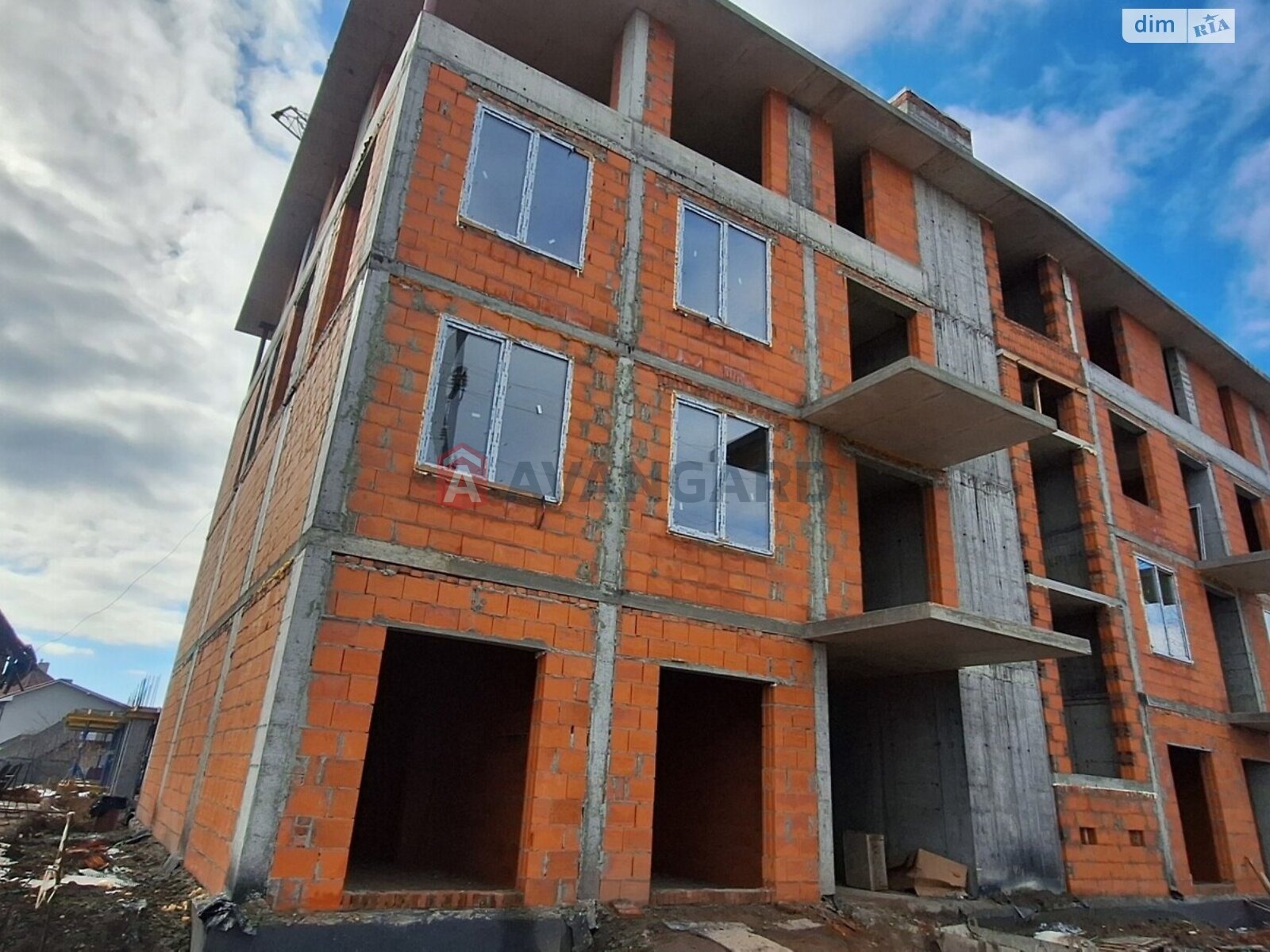 2 ��. ��������, 80.45/27.09/22.97 ��. �., 3/4 ������ ���� 5