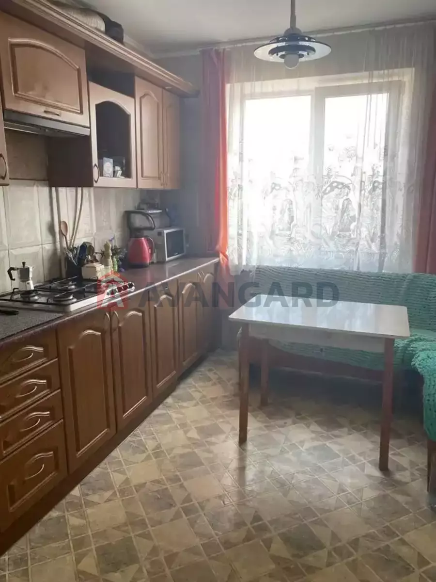 3 ����. ��������, 69/63/6 ��. �., 9/10 ���� ���� 7