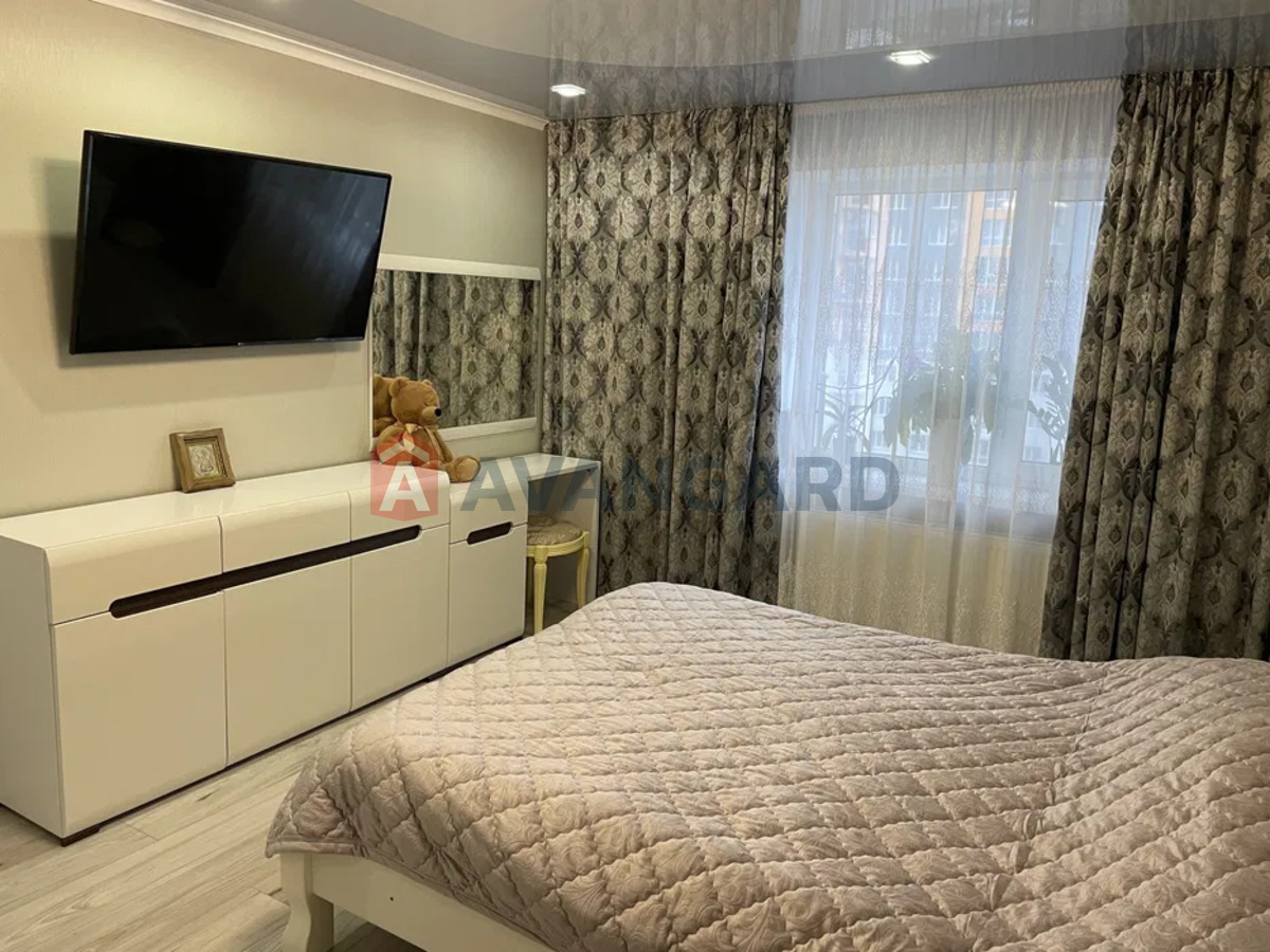 1 ��. ��������, 52/-/18 ��. �., 6/10 ������ ���� 6