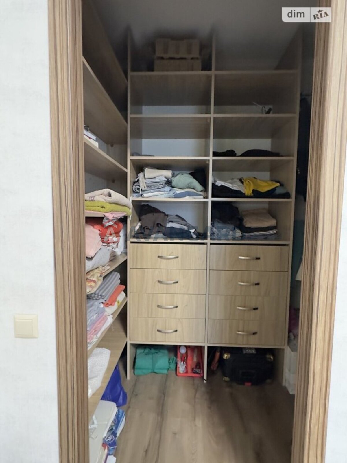 4 ��. ��������, 147/70/14 ��. �., 9/9 ������ ���� 25