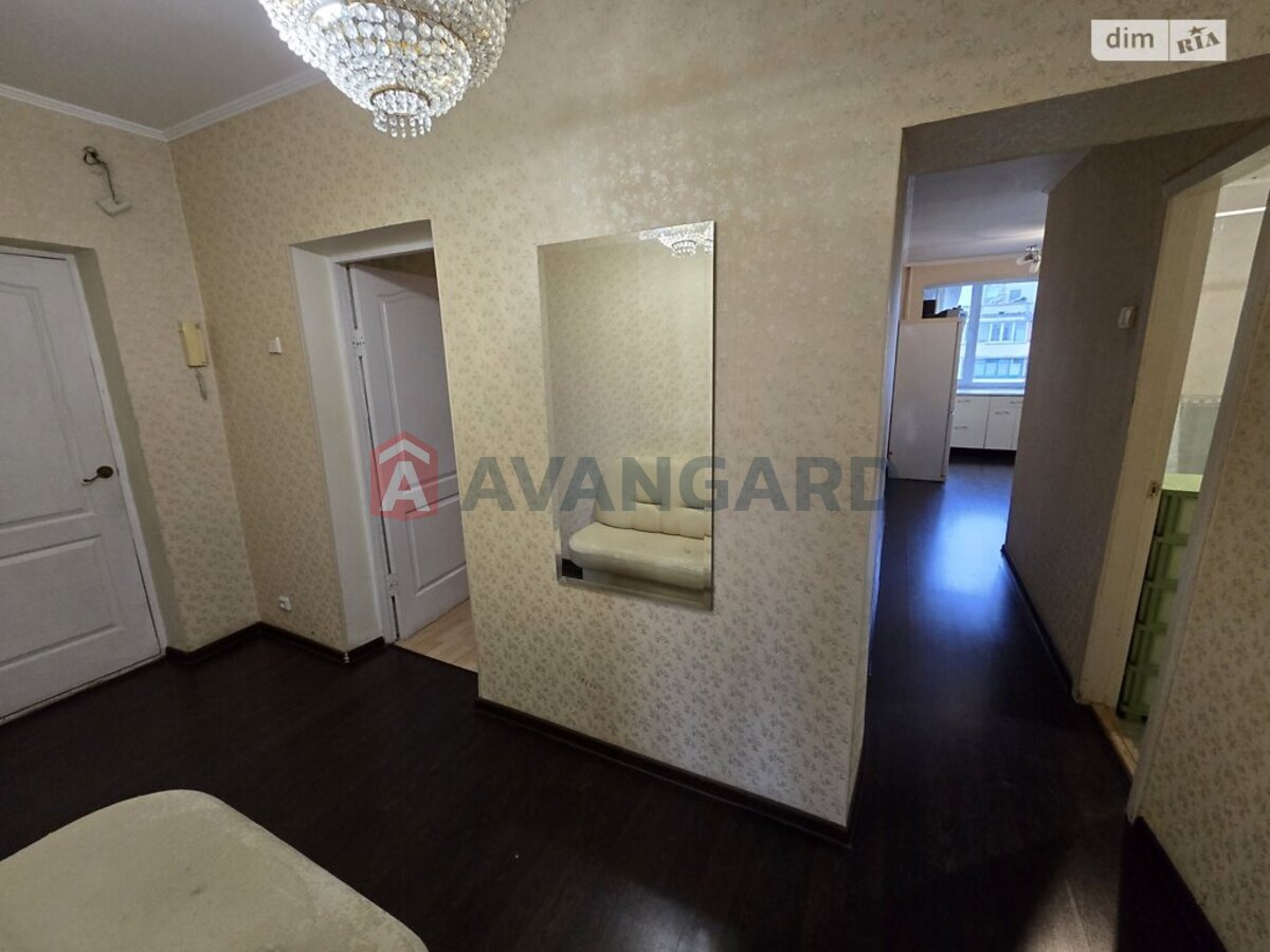 2 ��. ��������, 60/33/9 ��. �., 8/10 ������ ���� 14