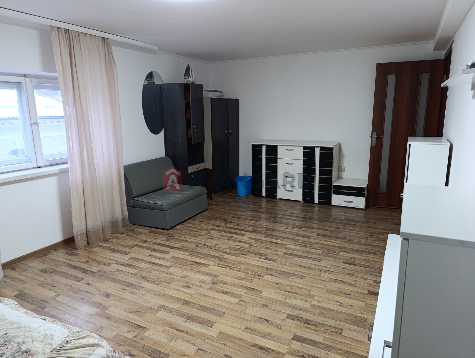 1 ��. ��������, 46,3/24,3/10,5 ��. �., 5/5 ������ ���� 2