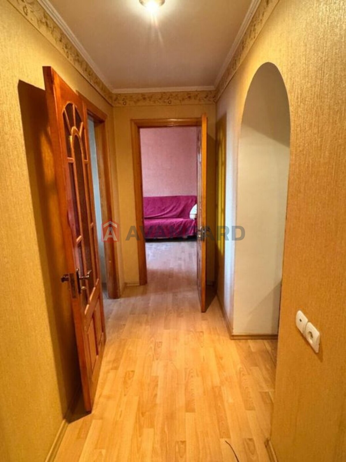 3 ��. ��������, 72/-/8 ��. �., 7/10 ������ ���� 19