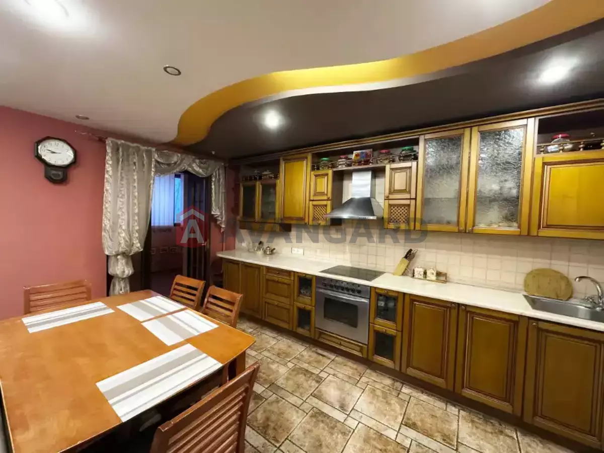 3 ��. ��������, 91/53/20 ��. �., 3/14 ������ ���� 1