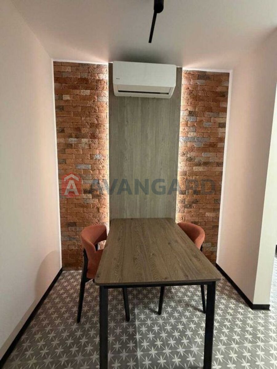 1 ��. ��������, 40/-/20 ��. �., 4/10 ������ ���� 18