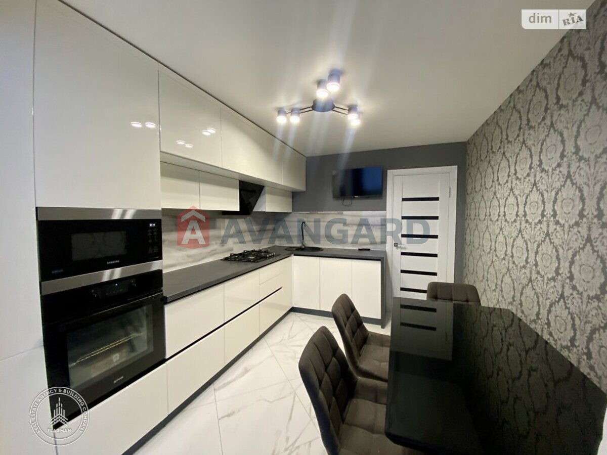 2 ��. ��������, 68/-/- ��. �., 10/12 ������ ���� 7