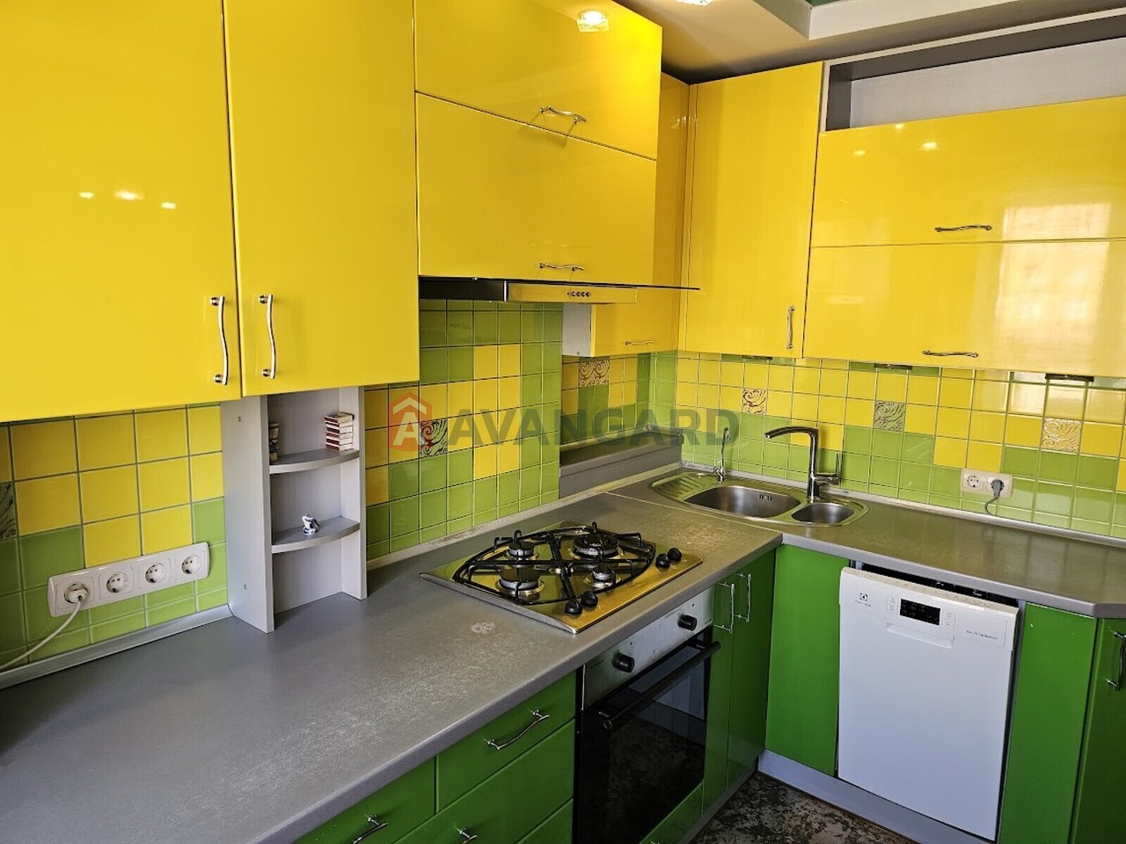 3 кім. квартира, 72/51/10 кв. м., 7/9 поверх фото 2 3 кім. квартира, 72/51/10 кв. м., 7/9 поверх фото 2