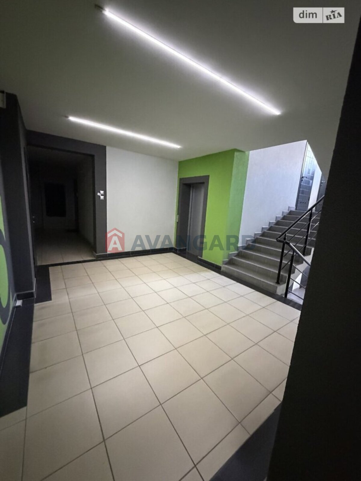 1 ��. ��������, 43/-/- ��. �., 5/5 ������ ���� 19