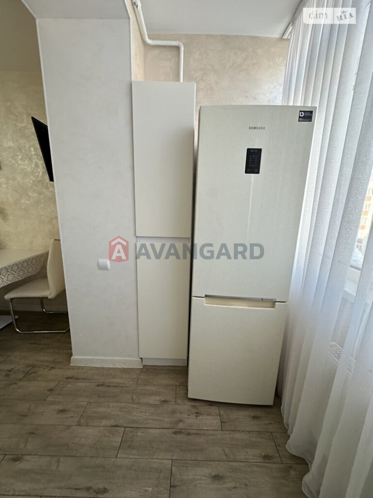 3 ��. ��������, 96/58/16 ��. �., 10/11 ������ ���� 23