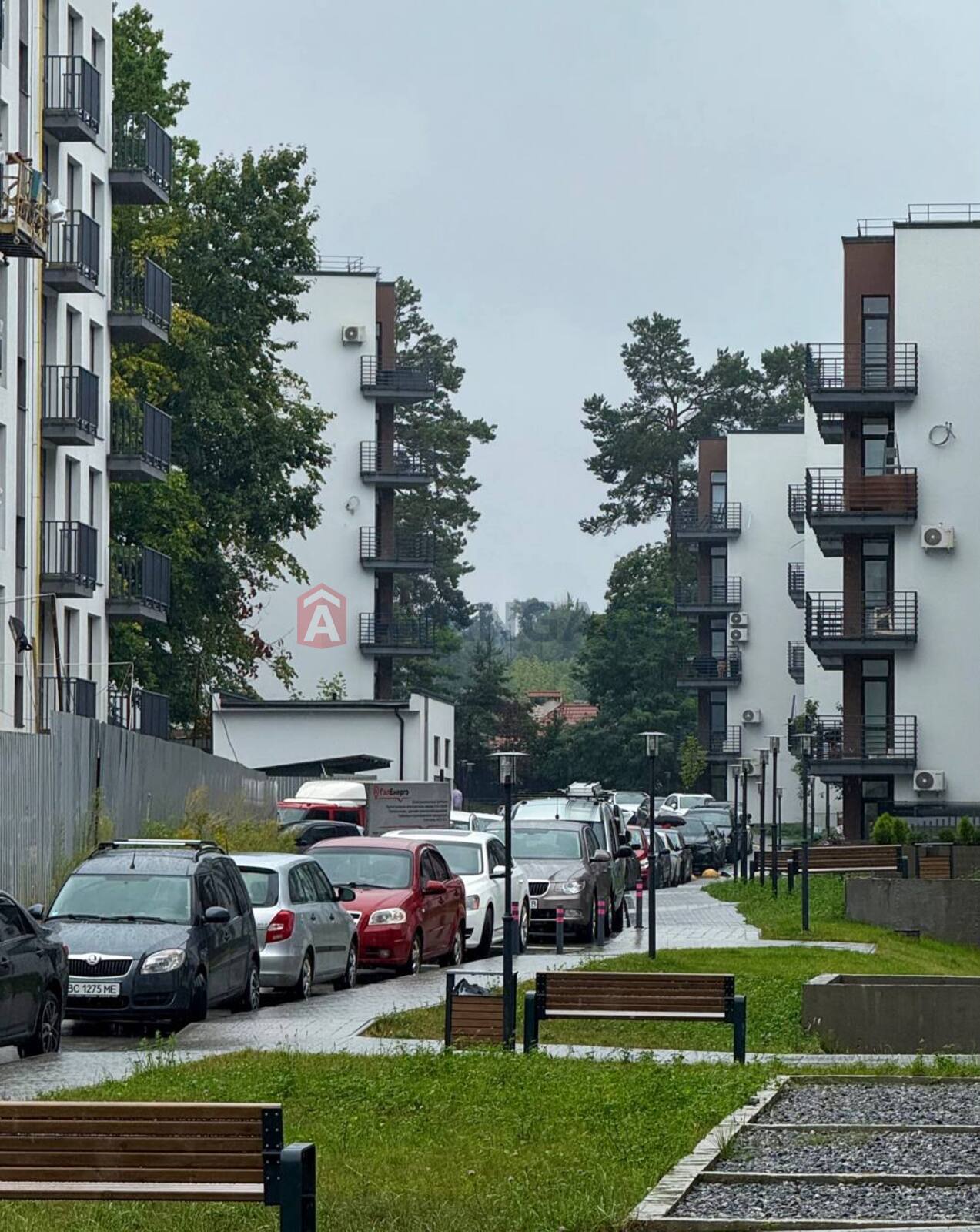 3 ��. ��������, 76.3/42.2/15.4 ��. �., 2/5 ������ ���� 3