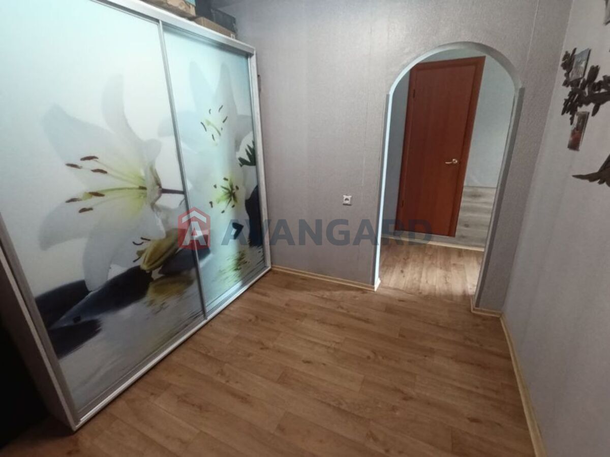 3 ��. ��������, 73/-/8 ��. �., 4/10 ������ ���� 6