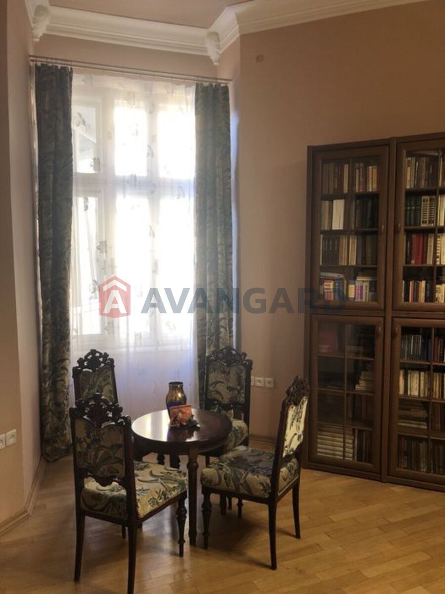 3 ��. ��������, 102/-/12 ��. �., 4/5 ������ ���� 21