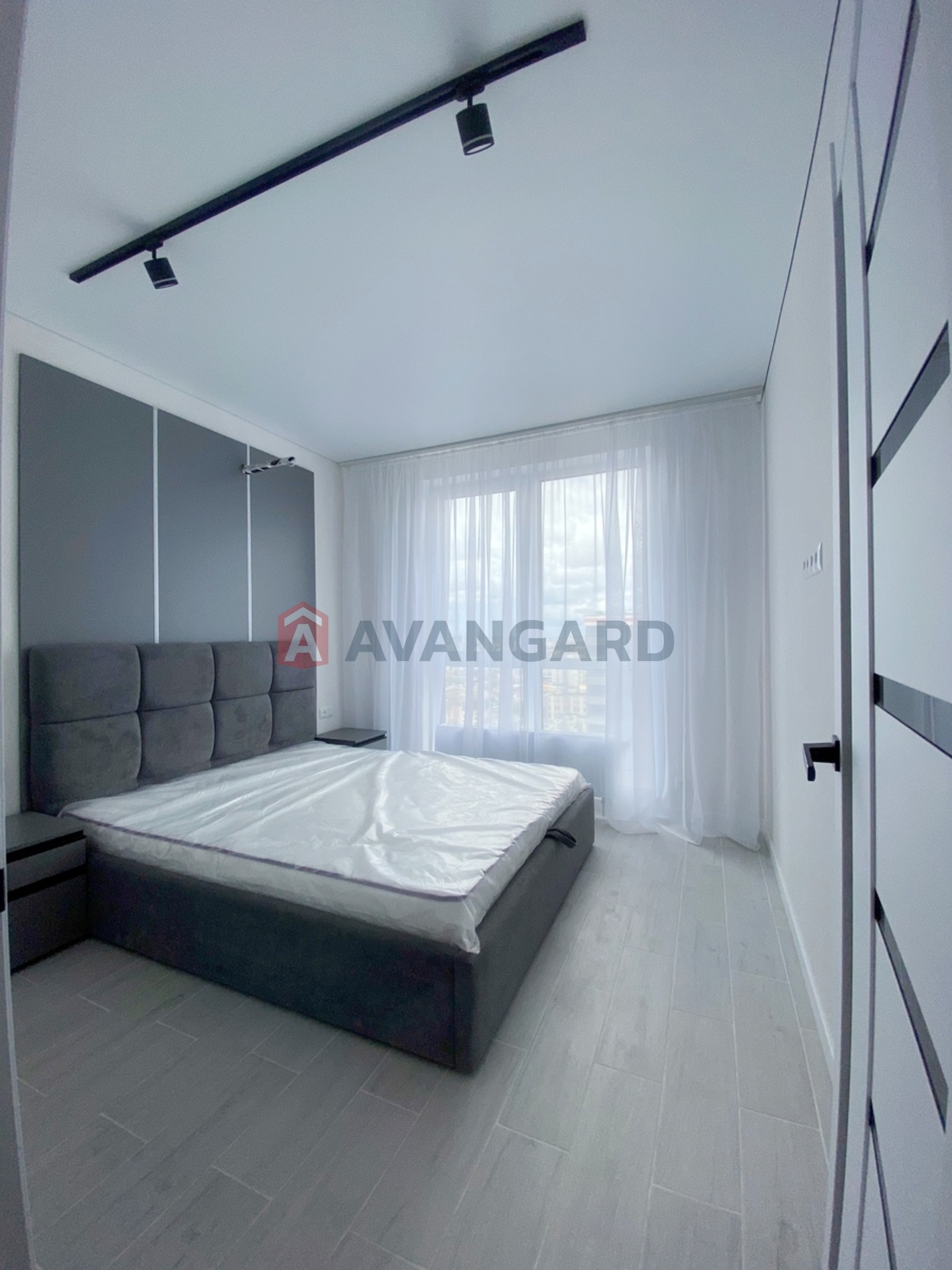 1 ��. ��������, 44/14/20 ��. �., 24/26 ������ ���� 11