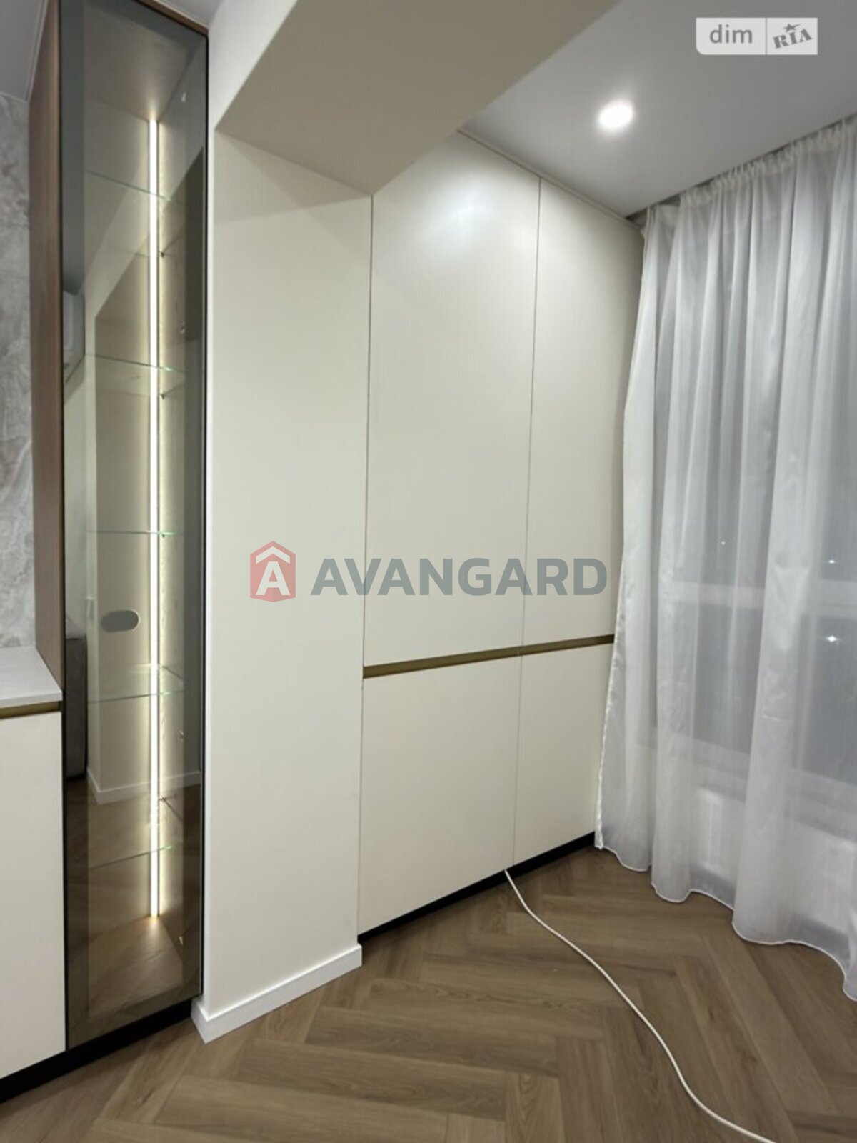 1 ����. ��������, 48/-/8 ��. �., 5/12 ���� ���� 20