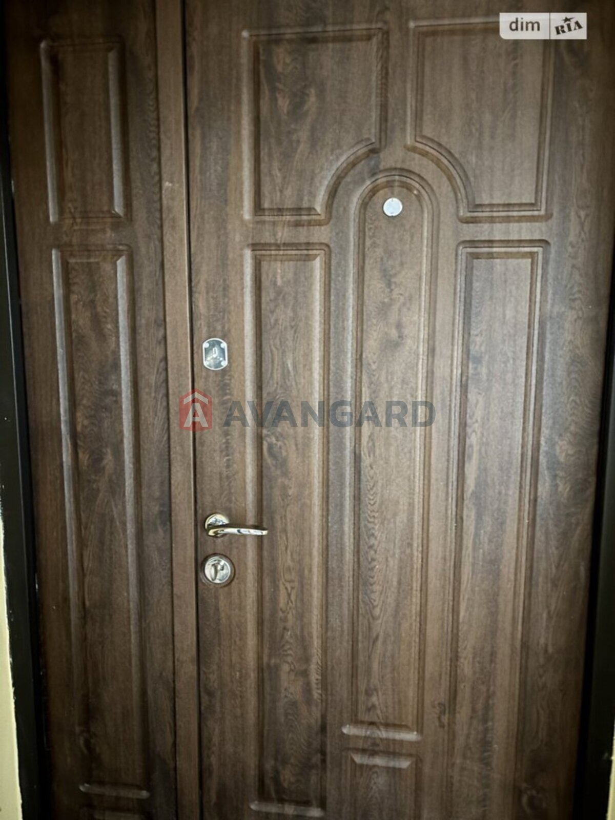 3 ��. ��������, 74/-/- ��. �., 2/4 ������ ���� 18